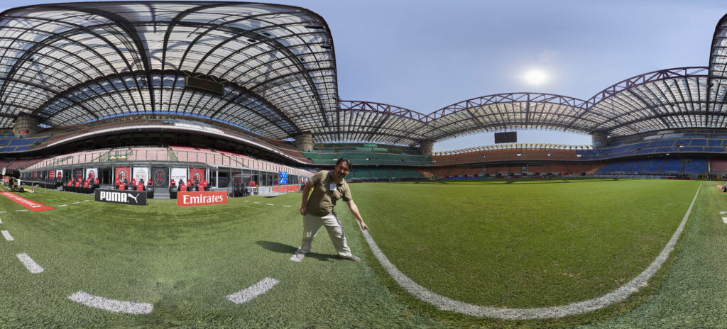 Maurizio Costa a bordo campo San Siro , AC MIlan